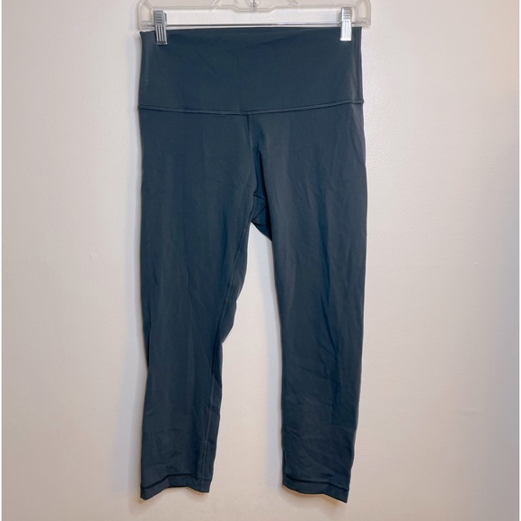 Wunder Under Crop Hi-Rise 21” Gravity Size 8
